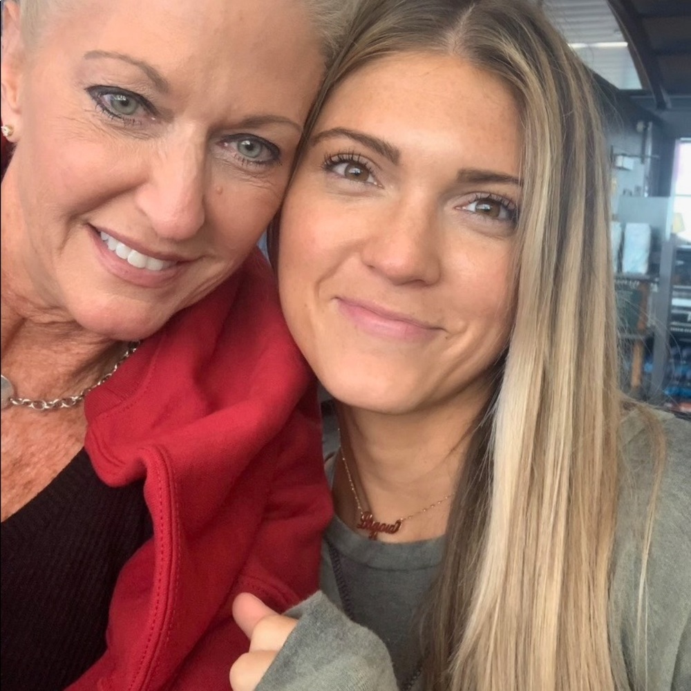 Meet your Posher, Alexis